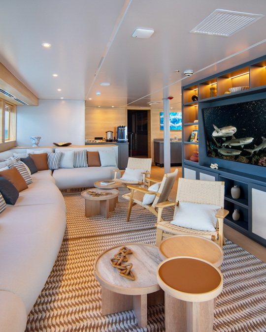 Galpagos-luxury-superyacht-tribute